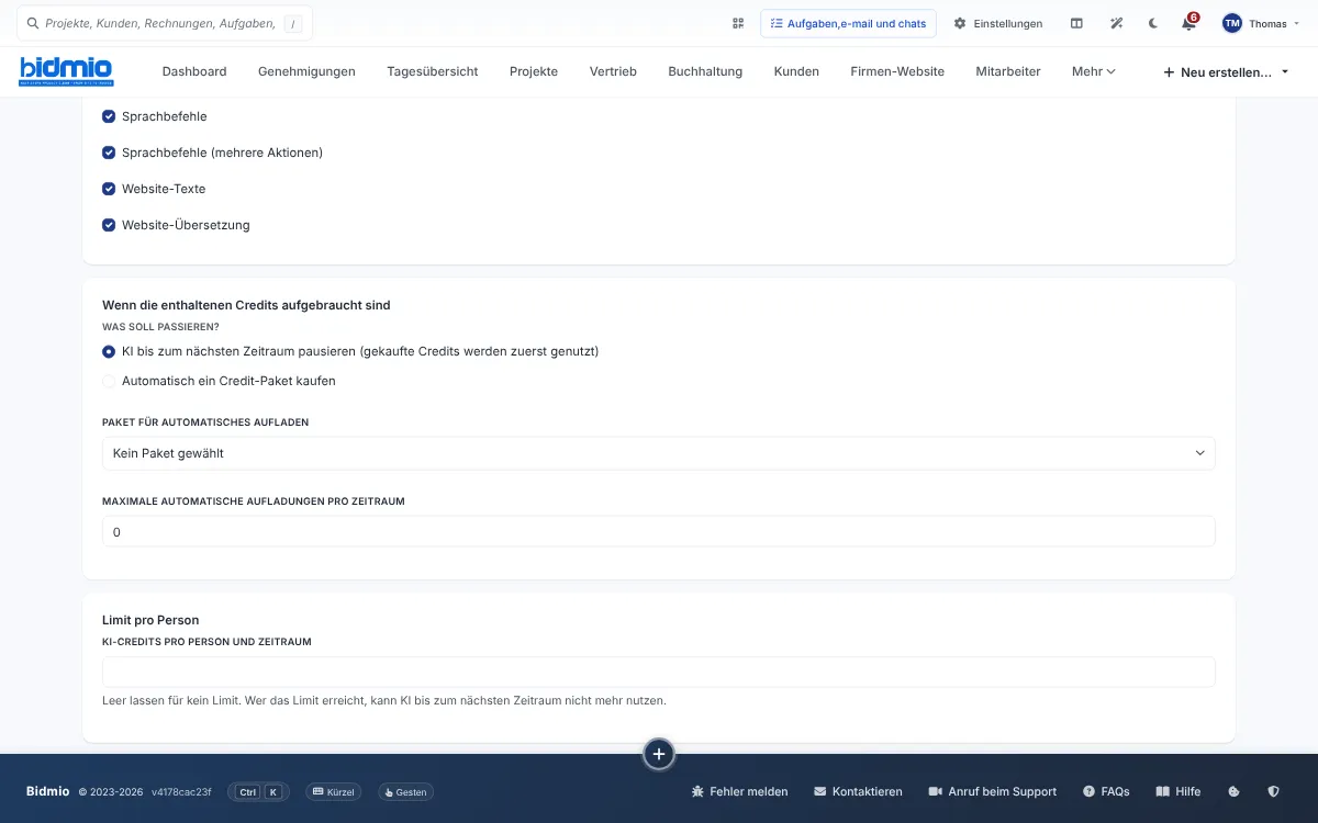 KI-Einstellungen in Bidmio mit Schaltern für einzelne Funktionen, Verhalten bei aufgebrauchten Credits und Limit pro Person